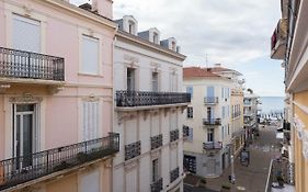 F2 chambre en duplex (calme) plein centre ville 1 min de la plage